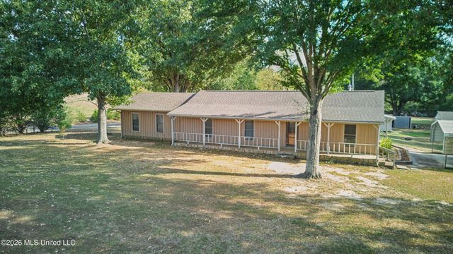 13585 Holly Springs Road, Byhalia, MS 38611