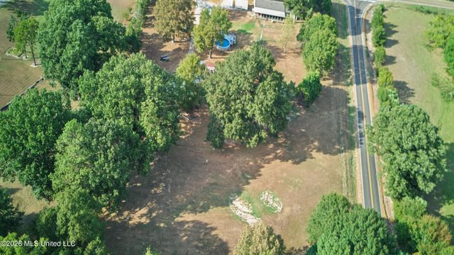 13585 Holly Springs Road, Byhalia, MS 38611