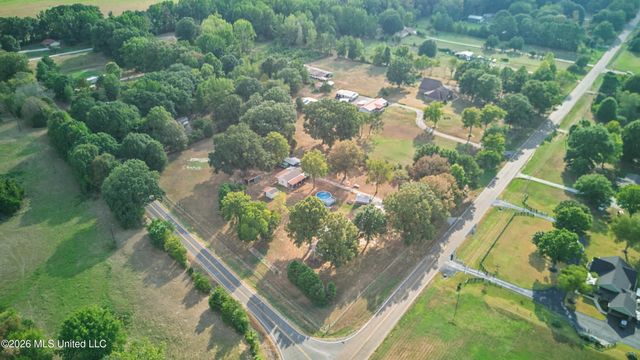13585 Holly Springs Road, Byhalia, MS 38611