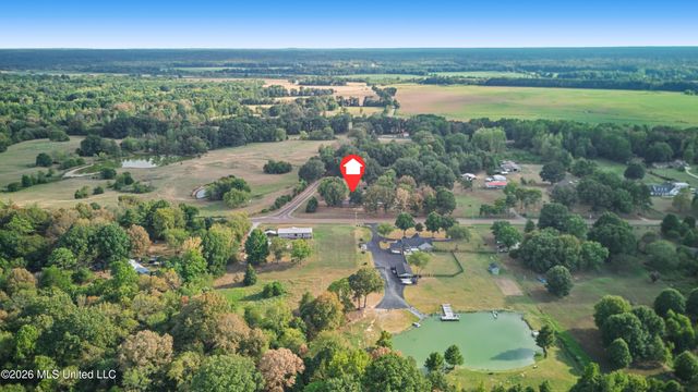 13585 Holly Springs Road, Byhalia, MS 38611