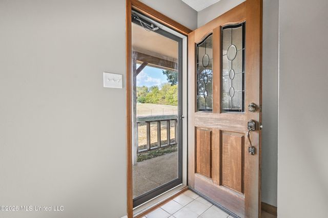 13585 Holly Springs Road, Byhalia, MS 38611