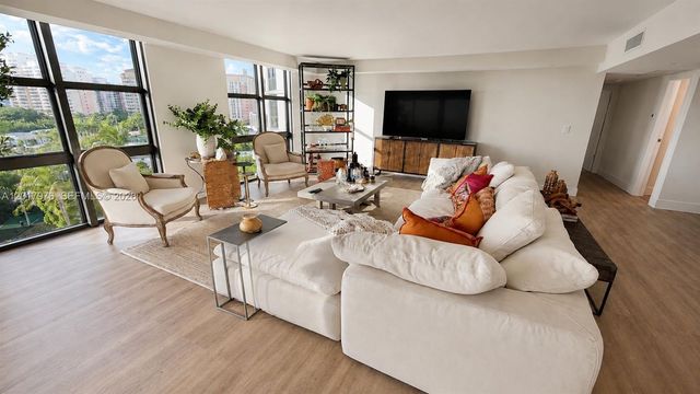 1121 Crandon Blvd E708, Key Biscayne, FL 33149