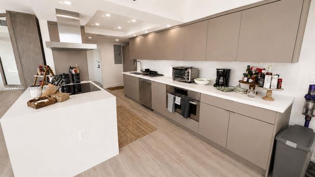 1121 Crandon Blvd E708, Key Biscayne, FL 33149