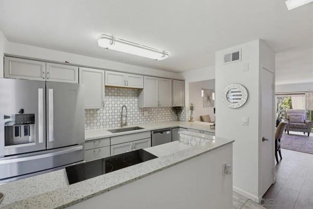 5700 Baltimore Dr 76, La Mesa, CA 91942
