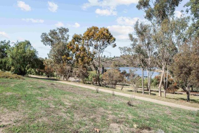 5700 Baltimore Dr 76, La Mesa, CA 91942