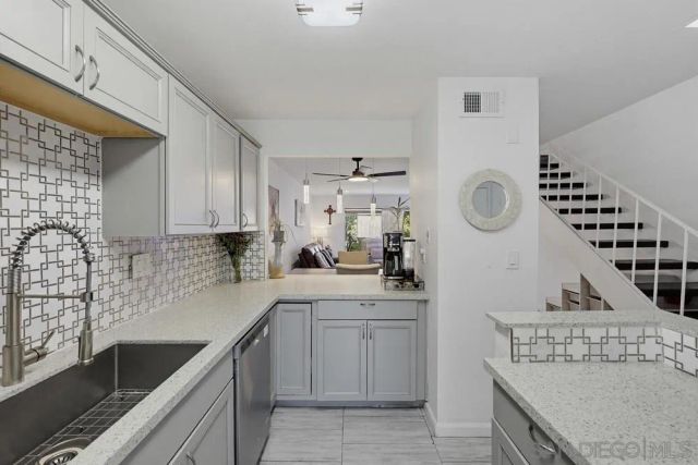5700 Baltimore Dr 76, La Mesa, CA 91942