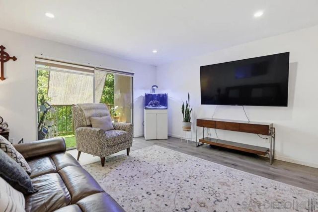 5700 Baltimore Dr 76, La Mesa, CA 91942