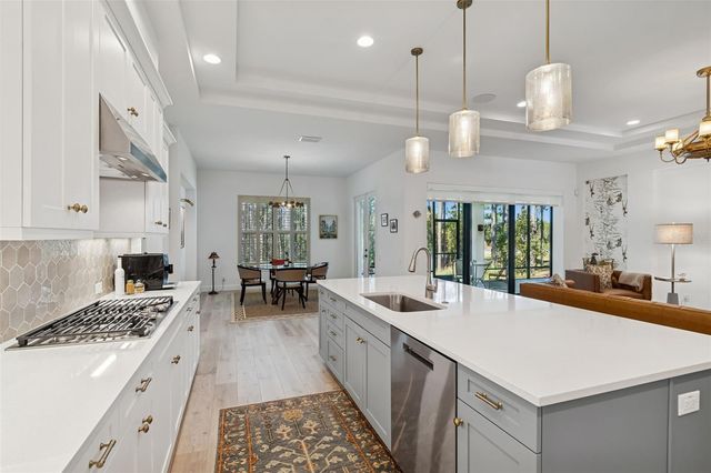 4905 MAJESTIC HILLS LOOP, Brooksville, FL 34601