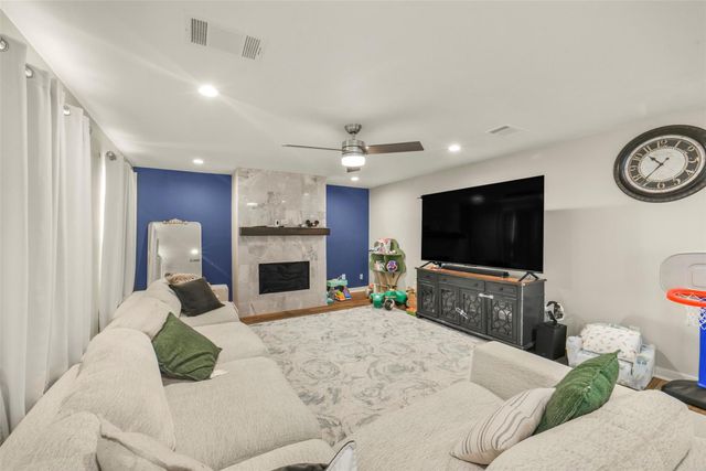 11026 Desert Springs Circle, Houston, TX 77095