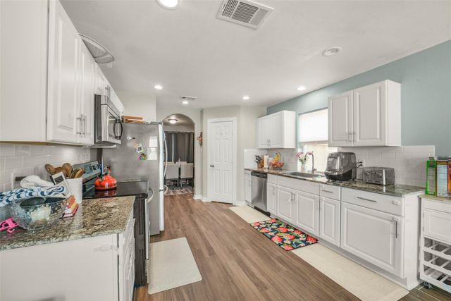11026 Desert Springs Circle, Houston, TX 77095