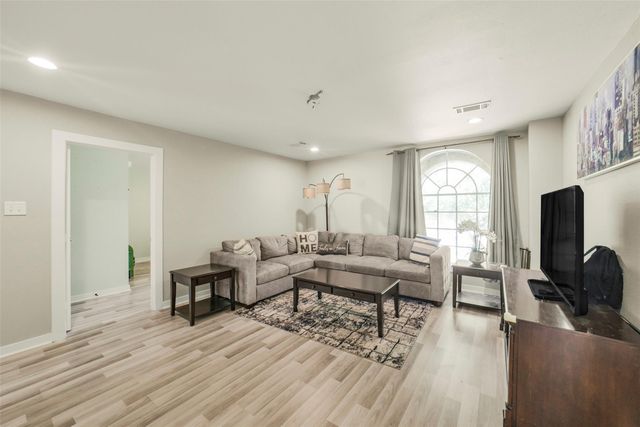 11026 Desert Springs Circle, Houston, TX 77095