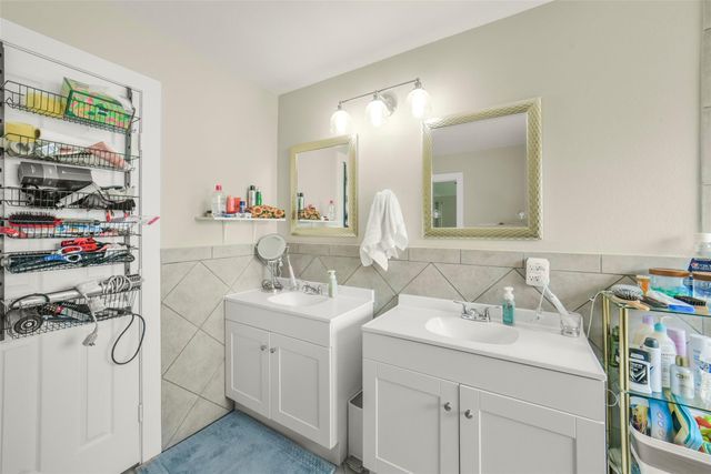 11026 Desert Springs Circle, Houston, TX 77095