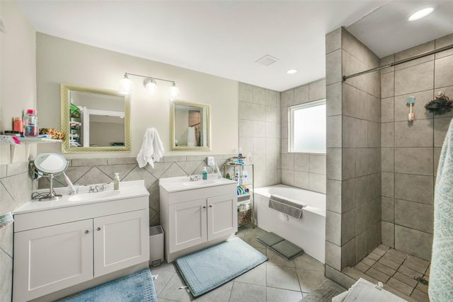 11026 Desert Springs Circle, Houston, TX 77095