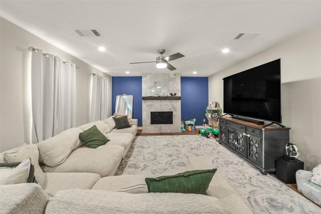 11026 Desert Springs Circle, Houston, TX 77095
