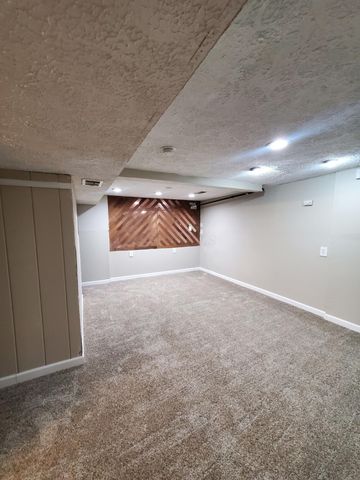 1911 Brentnell Avenue, Columbus, OH 43219