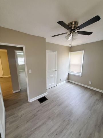 1911 Brentnell Avenue, Columbus, OH 43219