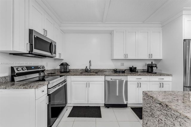 12750 SW 197th Ave, Miami, FL 33196
