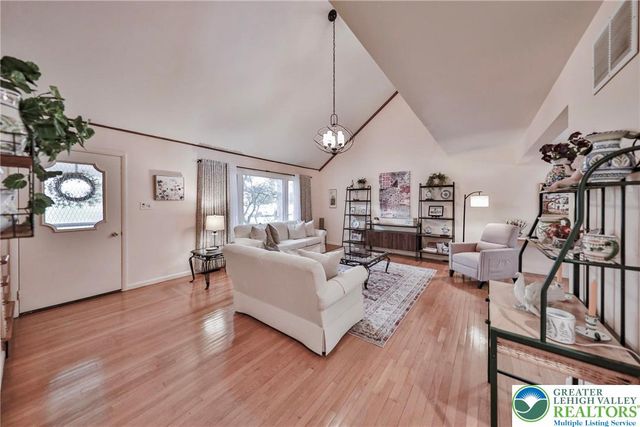 453 Larch Lane, Lower Nazareth Twp, PA 18064