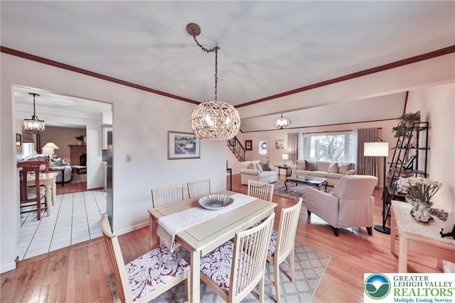 453 Larch Lane, Lower Nazareth Twp, PA 18064