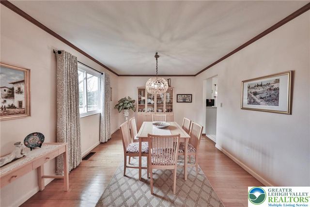 453 Larch Lane, Lower Nazareth Twp, PA 18064