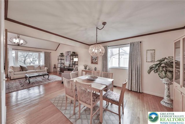 453 Larch Lane, Lower Nazareth Twp, PA 18064