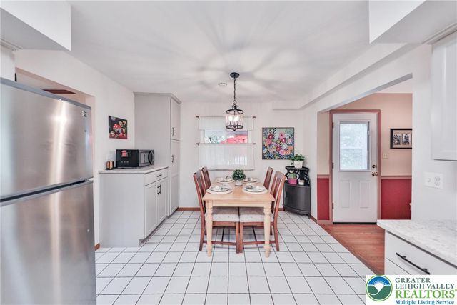 453 Larch Lane, Lower Nazareth Twp, PA 18064