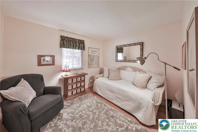 453 Larch Lane, Lower Nazareth Twp, PA 18064