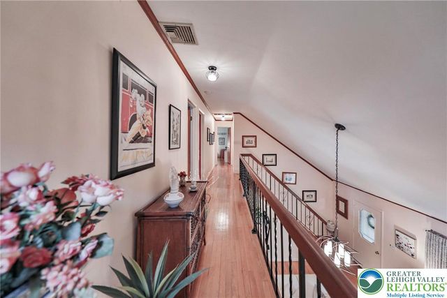 453 Larch Lane, Lower Nazareth Twp, PA 18064