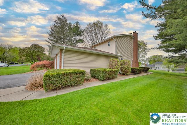 453 Larch Lane, Lower Nazareth Twp, PA 18064