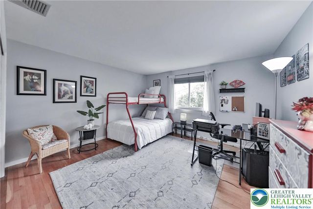 453 Larch Lane, Lower Nazareth Twp, PA 18064