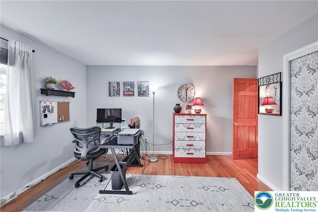 453 Larch Lane, Lower Nazareth Twp, PA 18064