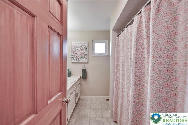 453 Larch Lane, Lower Nazareth Twp, PA 18064