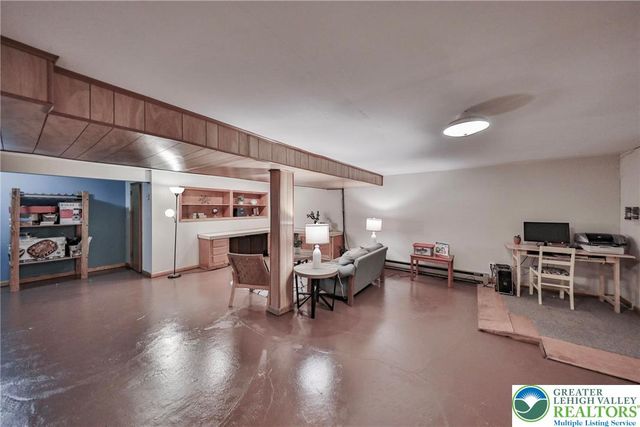 453 Larch Lane, Lower Nazareth Twp, PA 18064