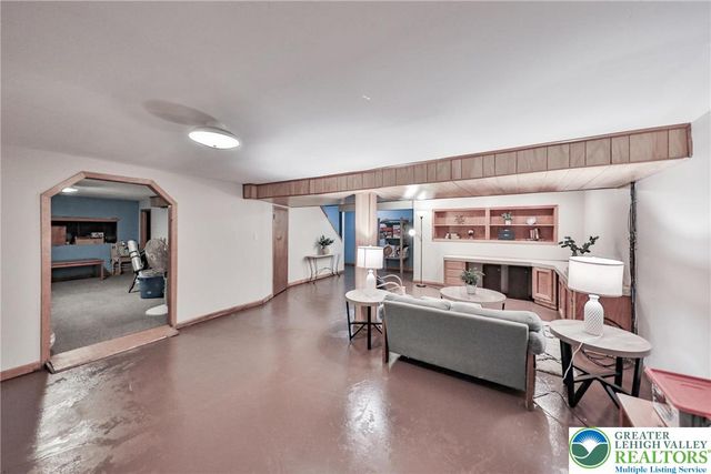 453 Larch Lane, Lower Nazareth Twp, PA 18064