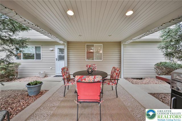 453 Larch Lane, Lower Nazareth Twp, PA 18064