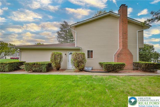 453 Larch Lane, Lower Nazareth Twp, PA 18064