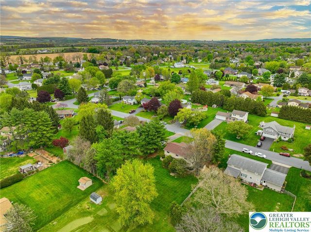 453 Larch Lane, Lower Nazareth Twp, PA 18064