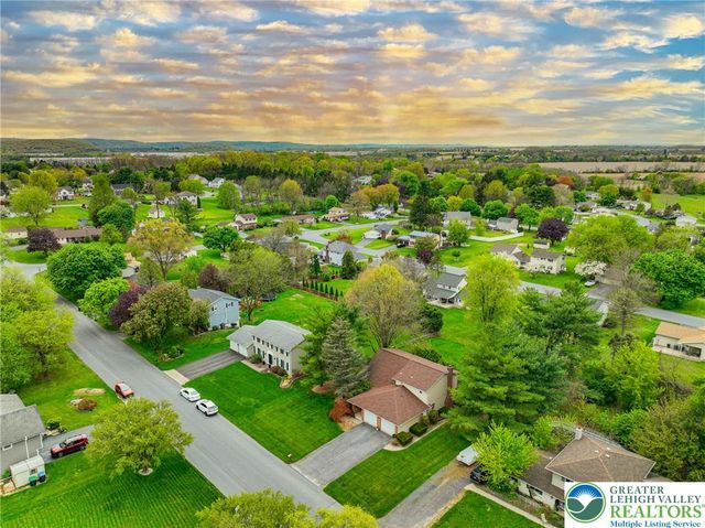 453 Larch Lane, Lower Nazareth Twp, PA 18064