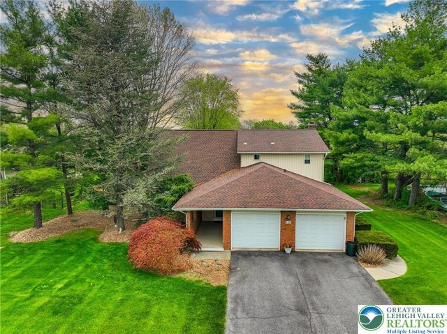 453 Larch Lane, Lower Nazareth Twp, PA 18064