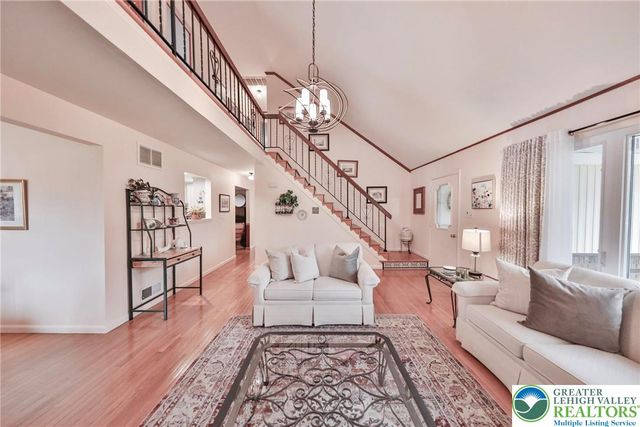 453 Larch Lane, Lower Nazareth Twp, PA 18064