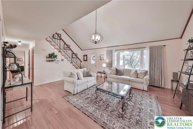453 Larch Lane, Lower Nazareth Twp, PA 18064
