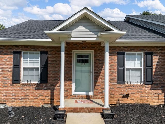 318 Sunridge Drive, Spartanburg, SC 29302