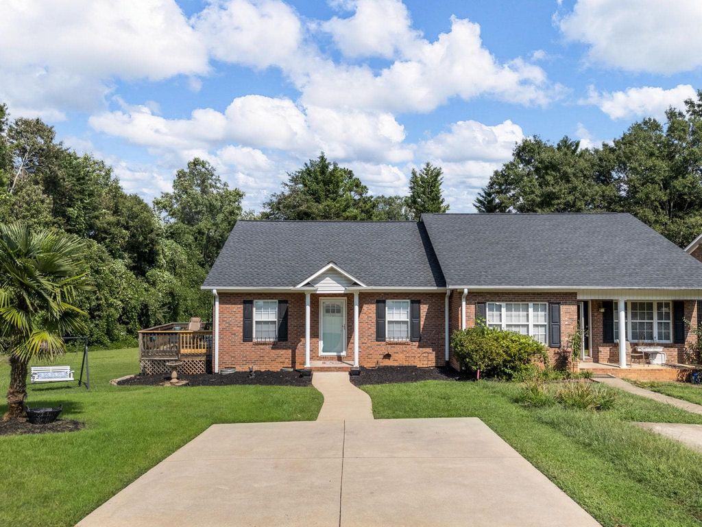 318 Sunridge Drive, Spartanburg, SC 29302