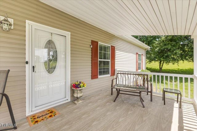 658 Cross Community Road, Blountville, TN 37617