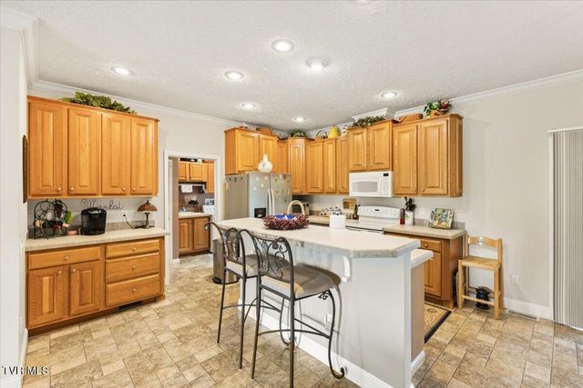 658 Cross Community Road, Blountville, TN 37617