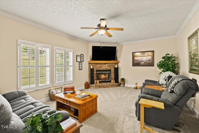 658 Cross Community Road, Blountville, TN 37617