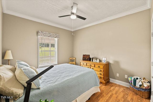 658 Cross Community Road, Blountville, TN 37617