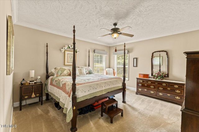 658 Cross Community Road, Blountville, TN 37617
