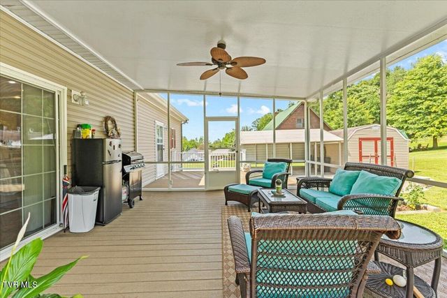 658 Cross Community Road, Blountville, TN 37617