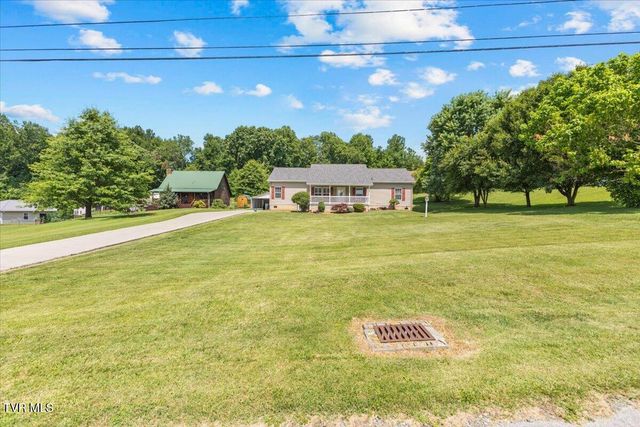 658 Cross Community Road, Blountville, TN 37617